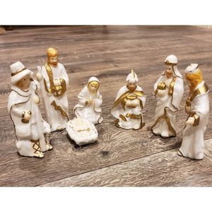 Nativity Scene Vintage 7 piece set, EUC